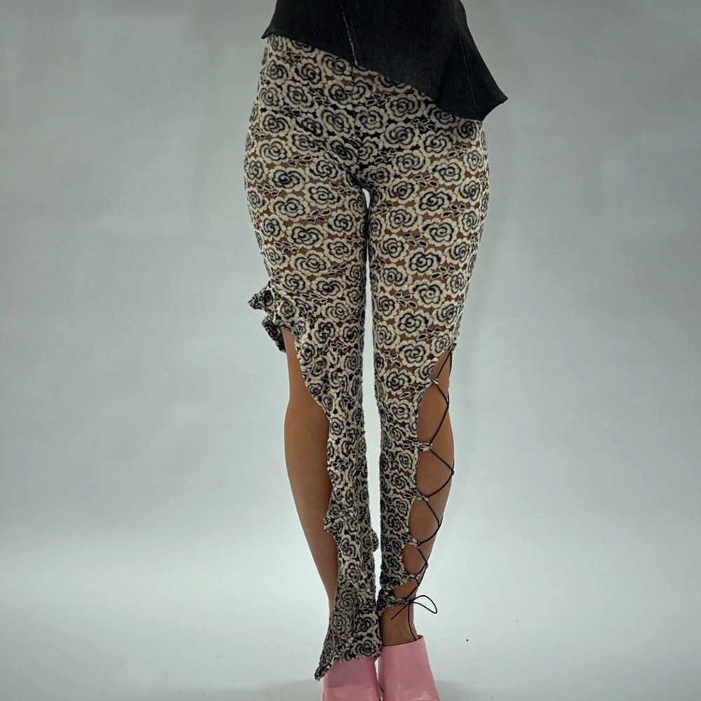 A-R8d Cookie Cutter Leggings